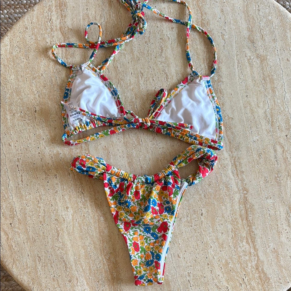 Montce Floral Triangle Bikini - Red, Blue, Yellow, Green - Picture 5 of 5